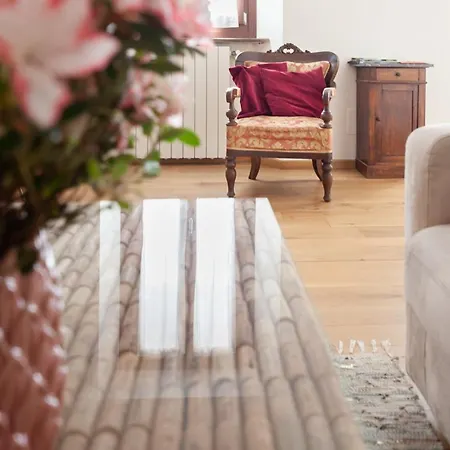 Raviola E Tajarin Apartment