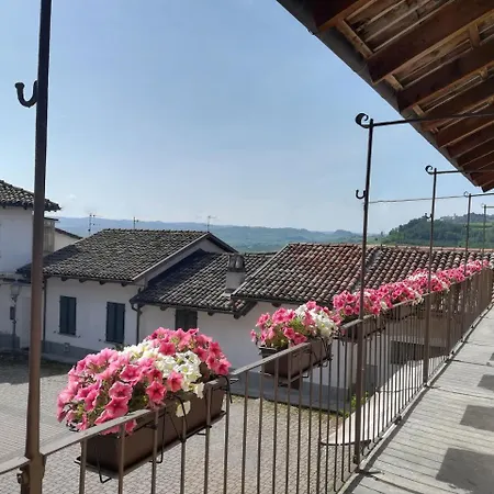 Raviola E Tajarin Apartment *